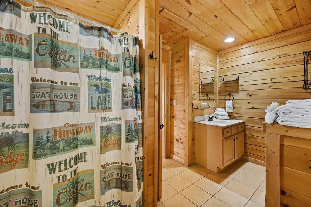 Spacious Smokies Cabin - Hot Tub With Mountain Views Gatlinburg Dış mekan fotoğraf