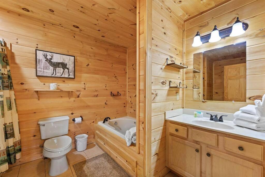 Spacious Smokies Cabin - Hot Tub With Mountain Views Gatlinburg Dış mekan fotoğraf