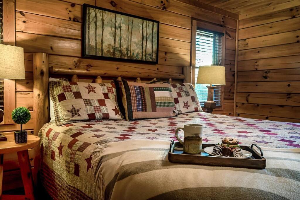 Spacious Smokies Cabin - Hot Tub With Mountain Views Gatlinburg Dış mekan fotoğraf