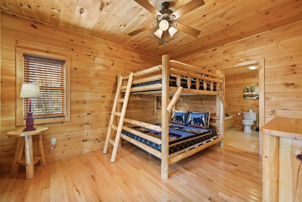 Spacious Smokies Cabin - Hot Tub With Mountain Views Gatlinburg Dış mekan fotoğraf