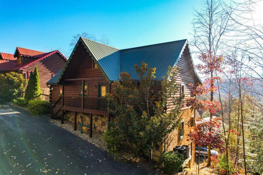 Spacious Smokies Cabin - Hot Tub With Mountain Views Gatlinburg Dış mekan fotoğraf