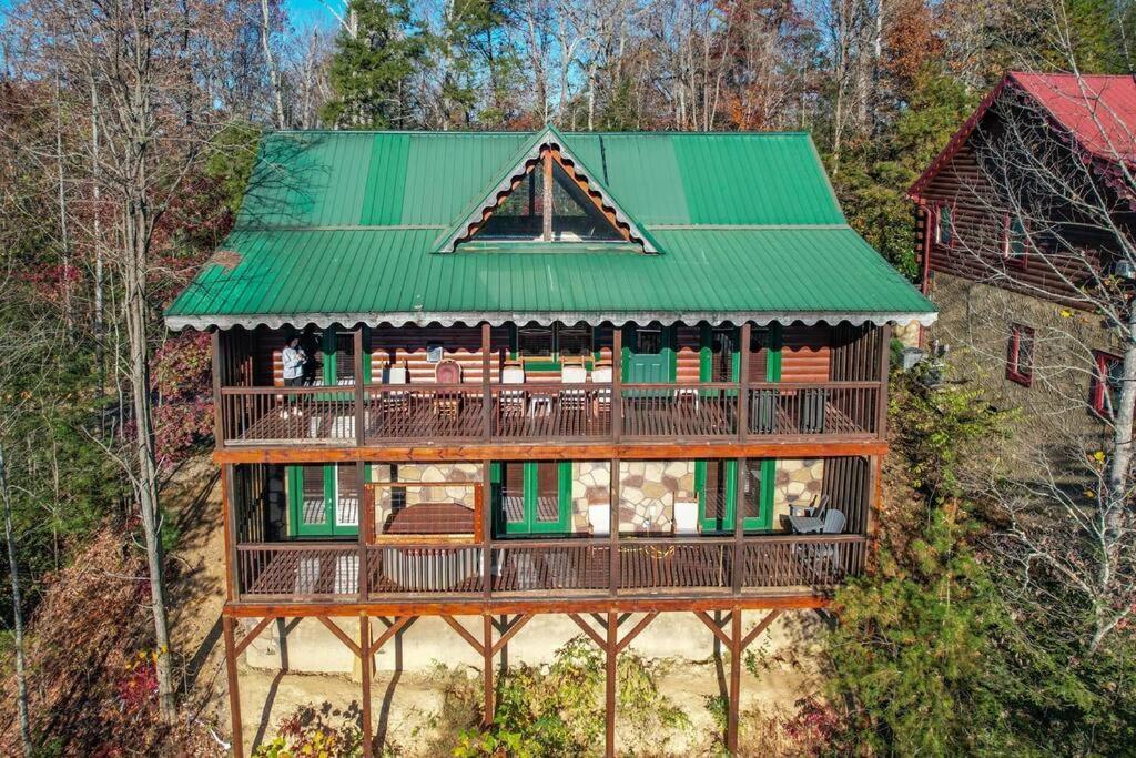 Spacious Smokies Cabin - Hot Tub With Mountain Views Gatlinburg Dış mekan fotoğraf