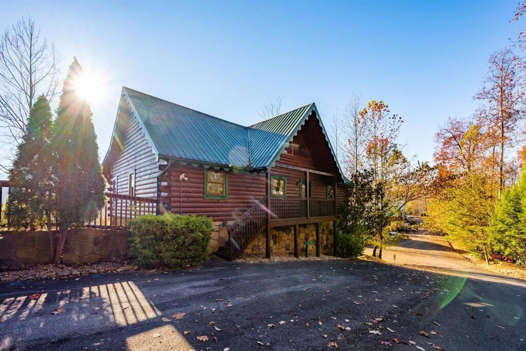 Spacious Smokies Cabin - Hot Tub With Mountain Views Gatlinburg Dış mekan fotoğraf